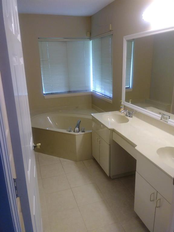 SUGAR POND MANOR OF WELLINGTON - Residential