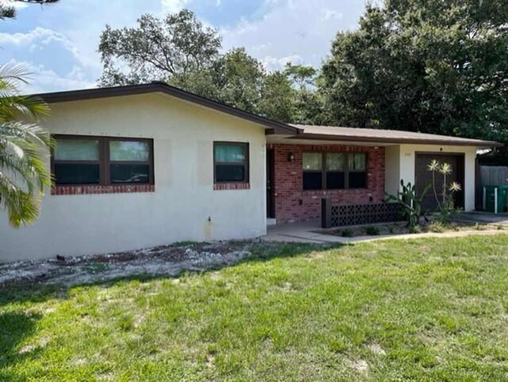 Photo of 5505 Shannon Drive, Fort Pierce, FL 34951 (MLS # R10877749)