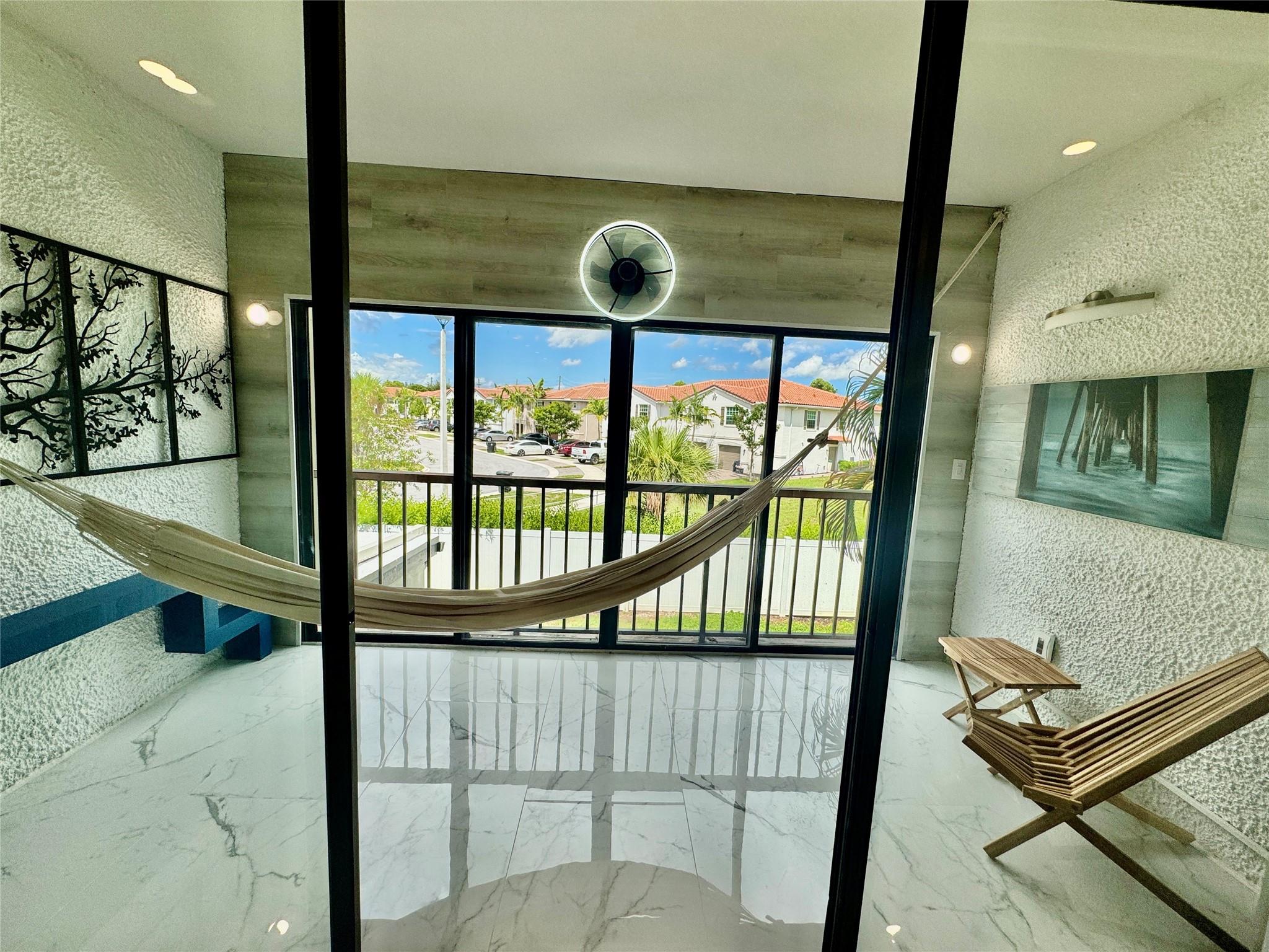 FOUNTAINS OF PALM BEACH - Residential