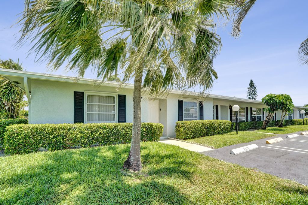 Photo of 2331 Croton LN #101-a, Delray Beach, FL 33445 (MLS # B26031105)