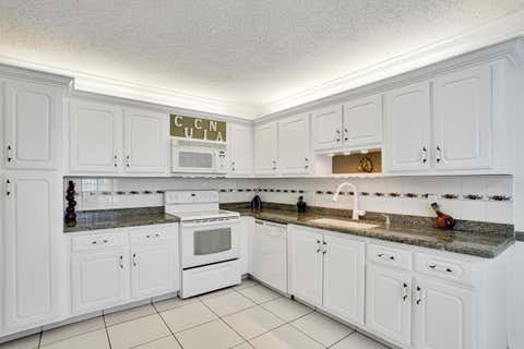 Tiny photo for 2331 Croton Lane #101-a, Delray Beach, FL 33445 (MLS # B26031105)