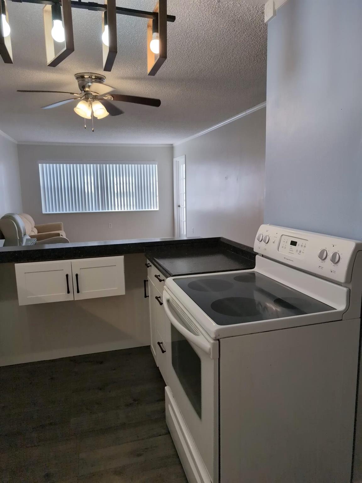 Photo 6 of 25 of 1516 S Lakeside Drive 307 condo