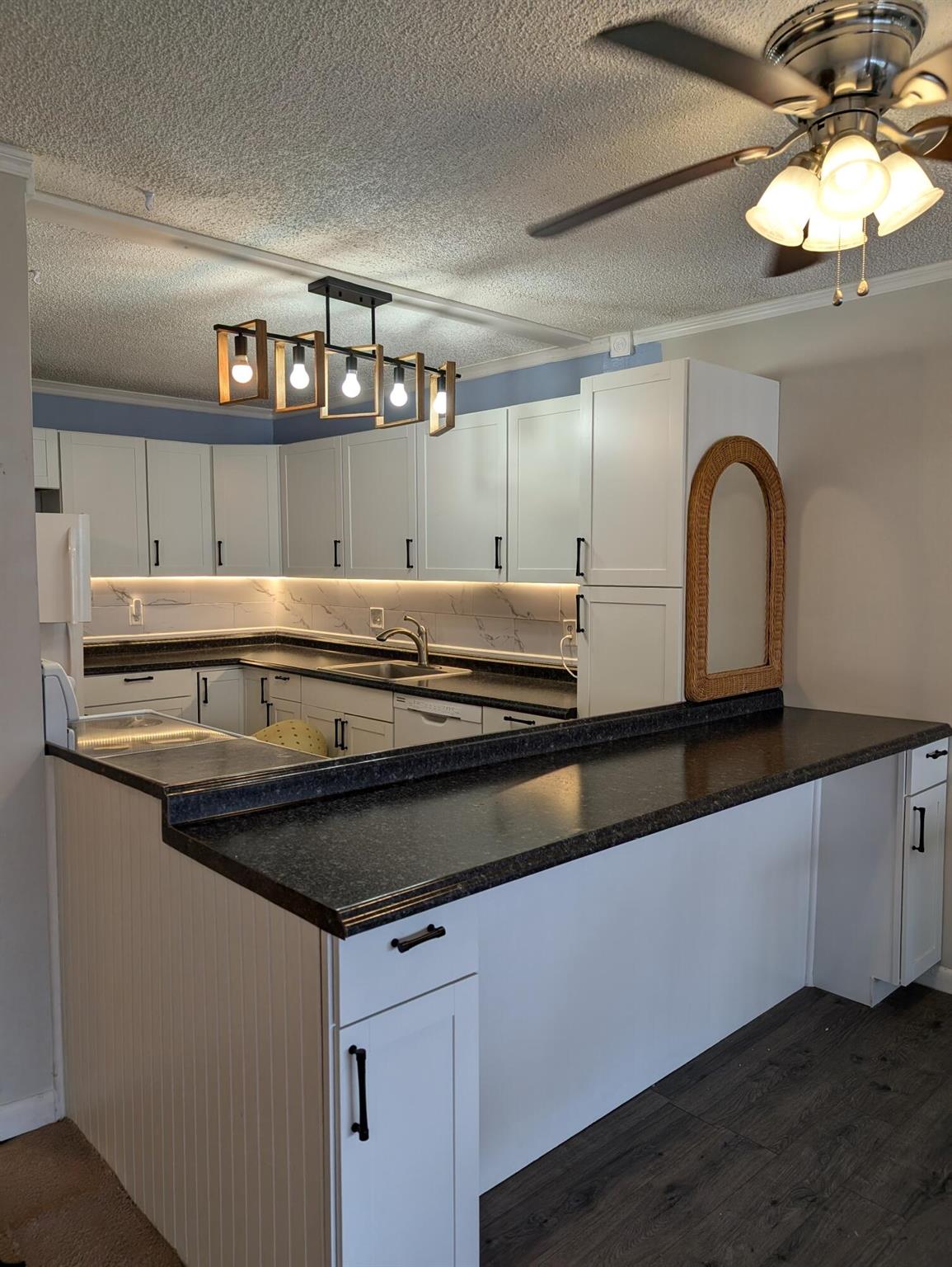 Photo 9 of 25 of 1516 S Lakeside Drive 307 condo