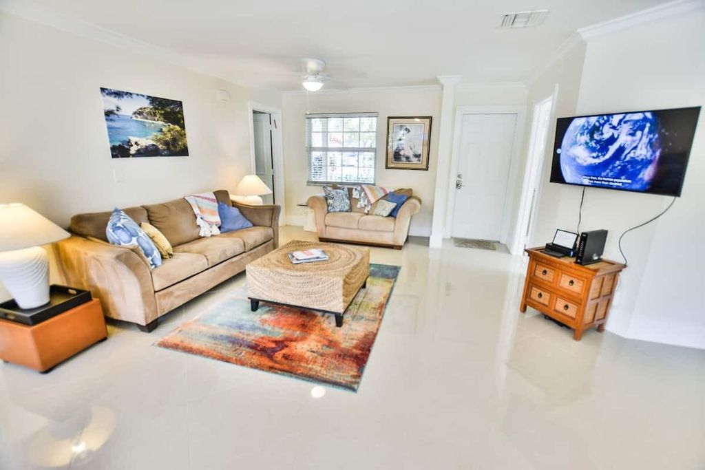 Photo of 1638 NE 3rd Avenue, Delray Beach, FL 33444 (MLS # R10962932)