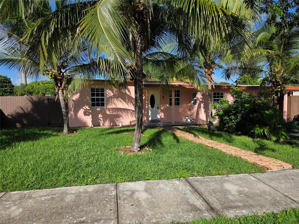Photo of 5241 NE 15TH Terrace, Pompano Beach, FL 33064 (MLS # B26092375)