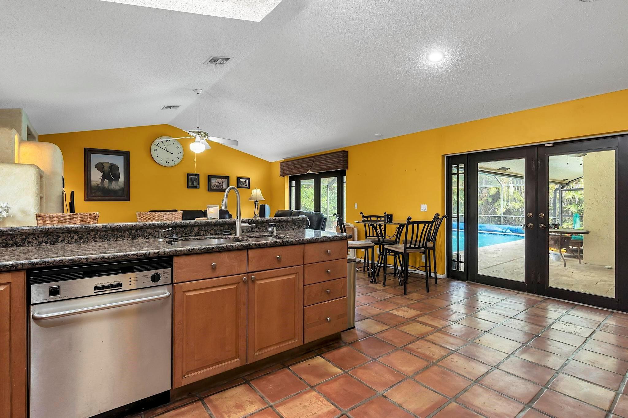 West Glen 128-3 B - Residential