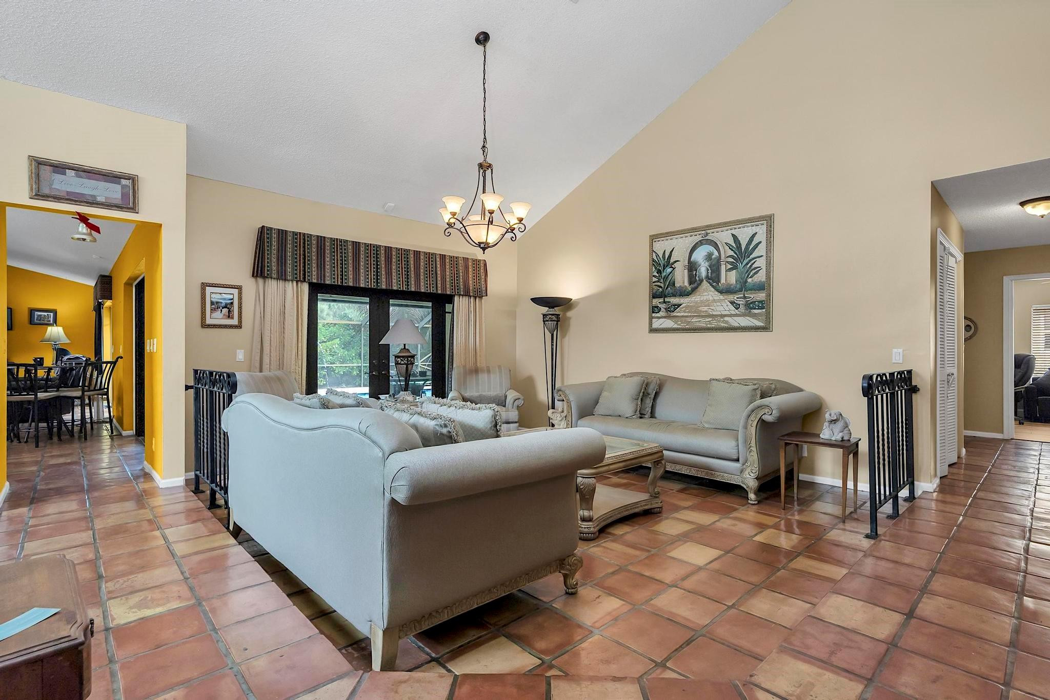 West Glen 128-3 B - Residential