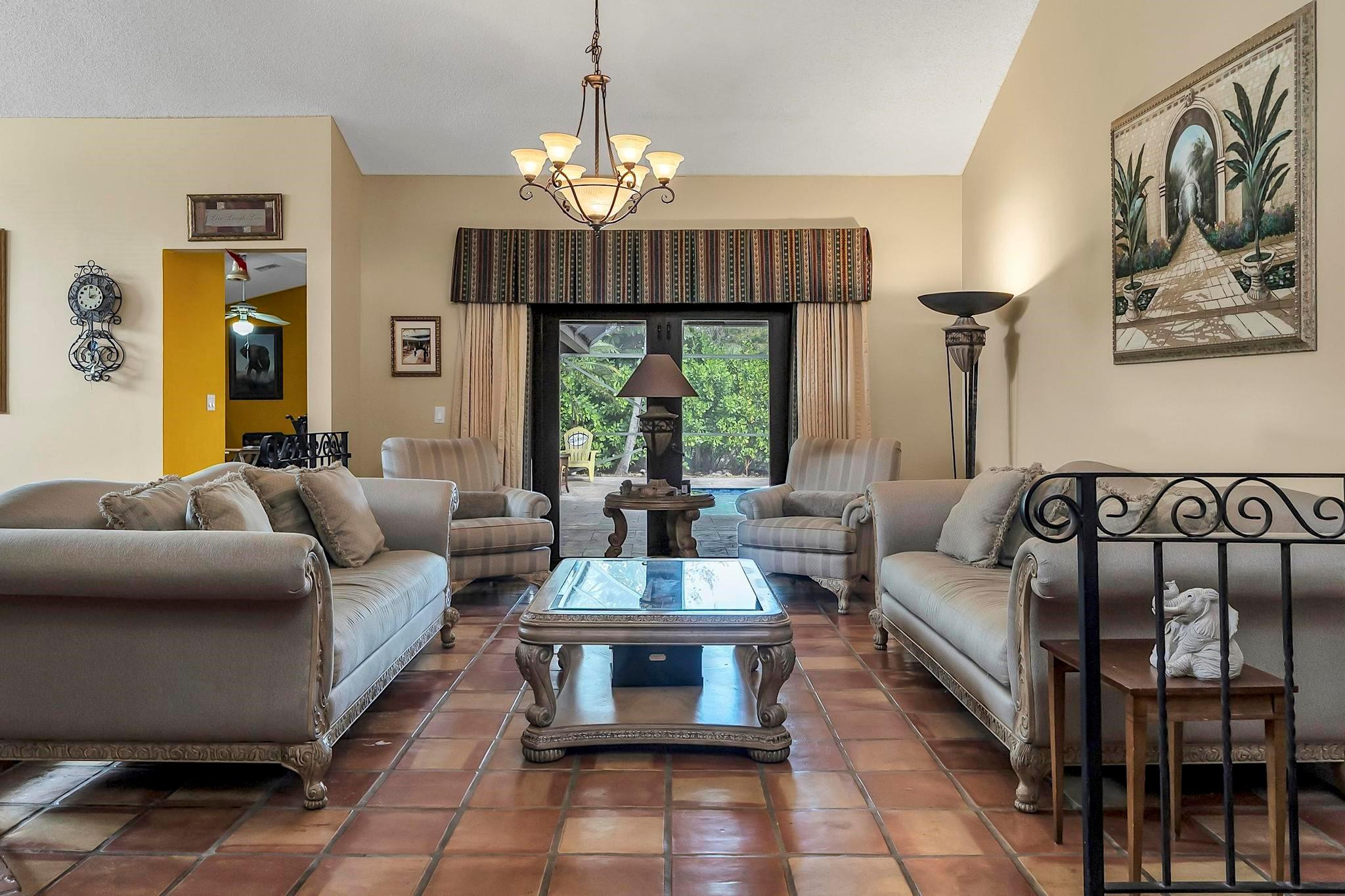 West Glen 128-3 B - Residential