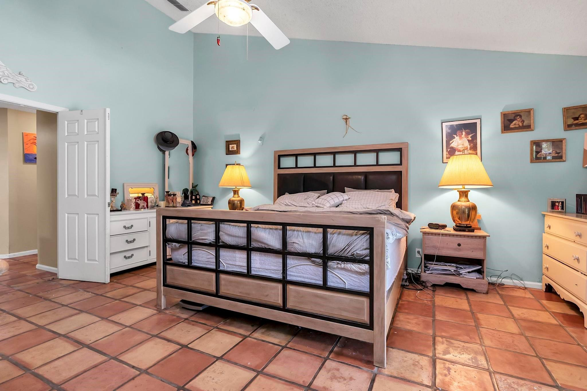 West Glen 128-3 B - Residential