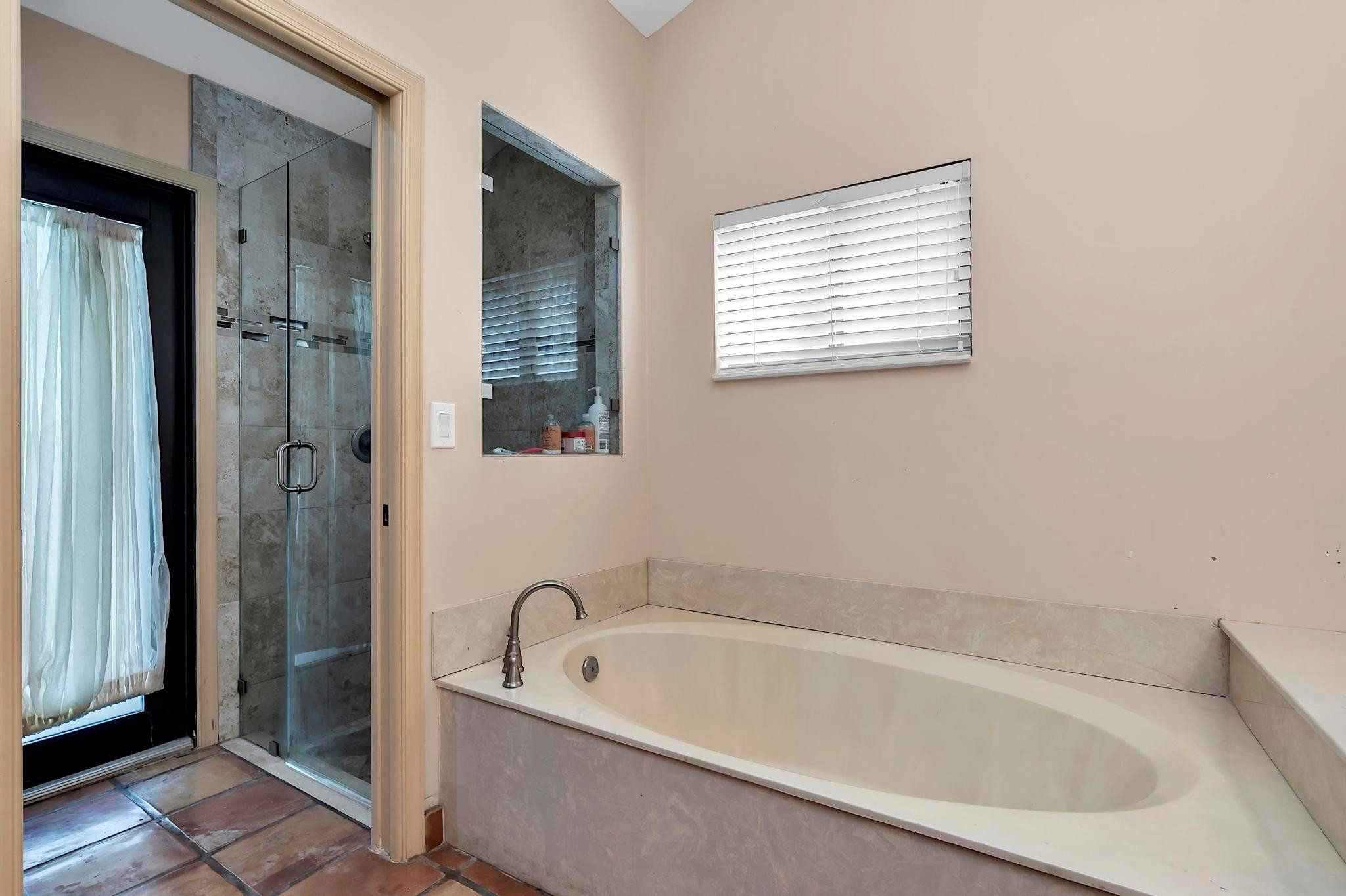 West Glen 128-3 B - Residential