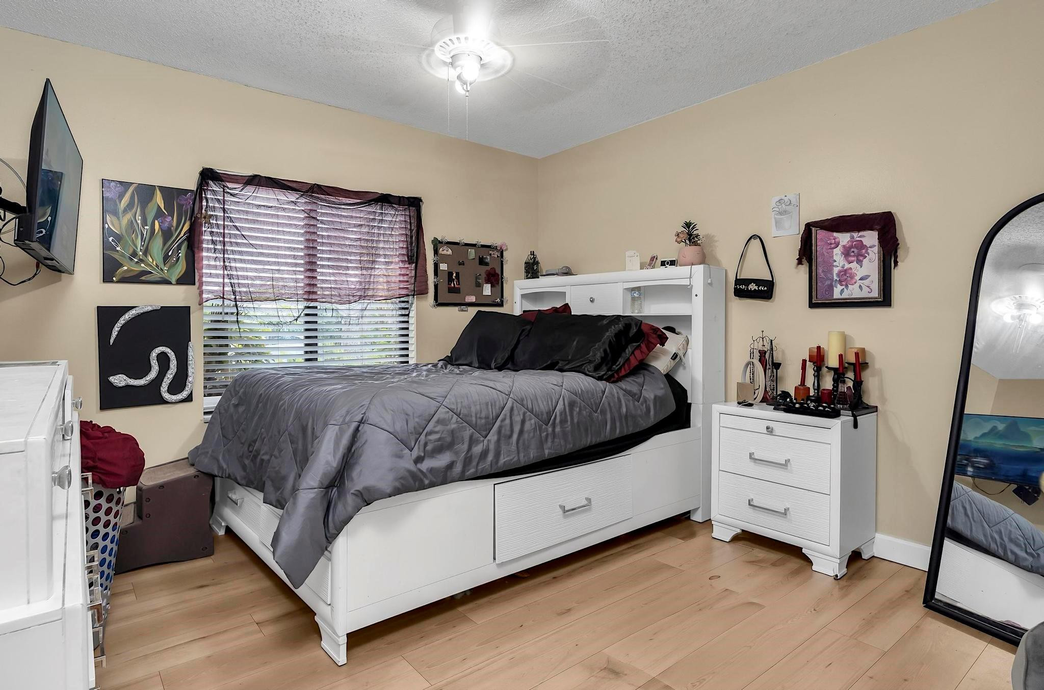 West Glen 128-3 B - Residential