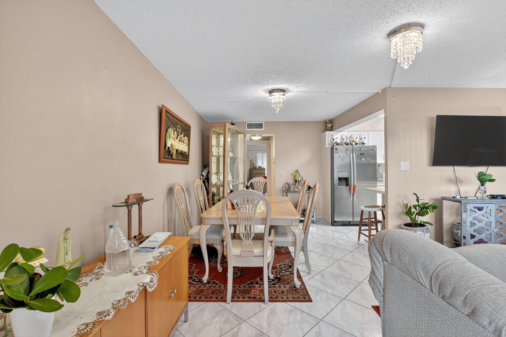 View photos, virtual tours, details... 1069 Cornwall D D