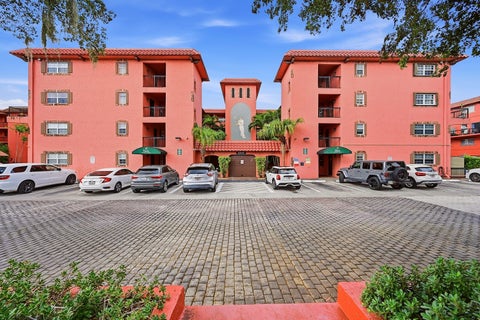 Tiny photo for 670 Tennis Club Drive #312, Fort Lauderdale, FL 33311 (MLS # B26045350)