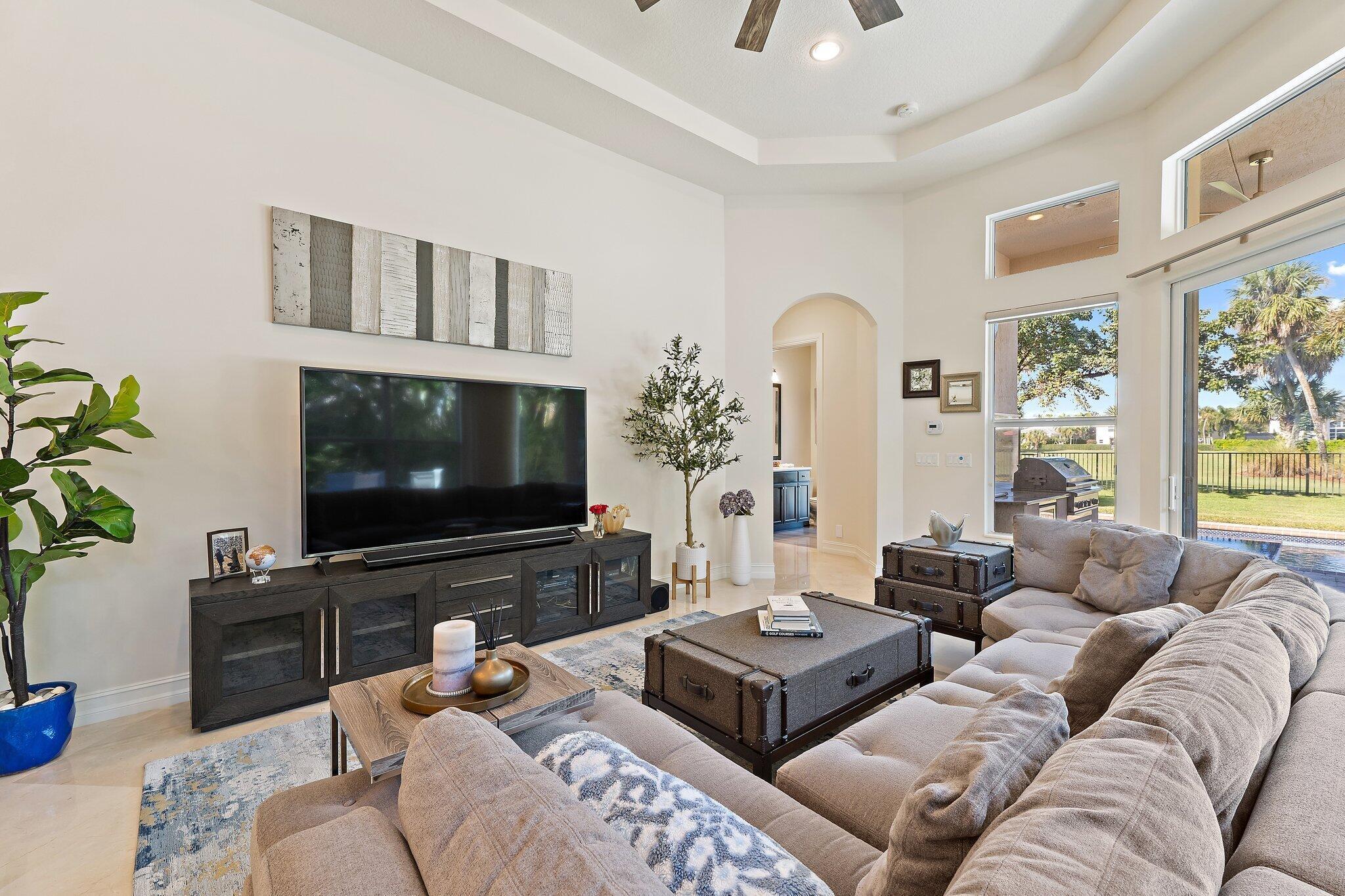 JUPITER COUNTRY CLUB - Residential