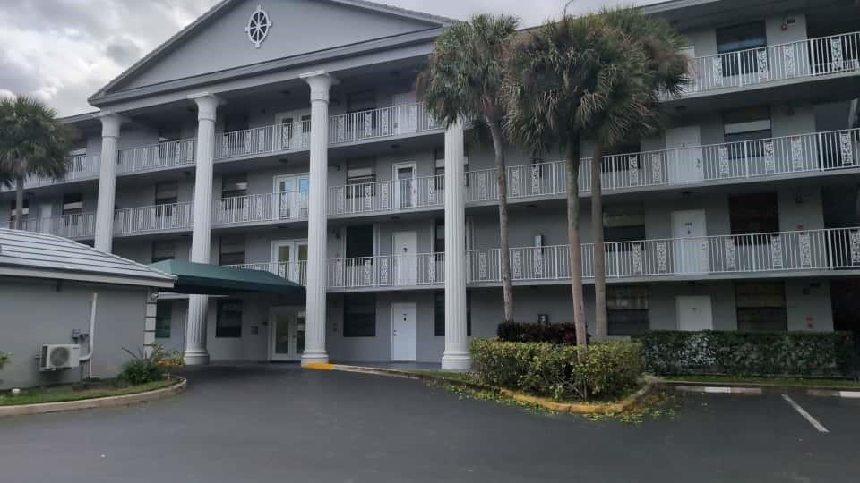 WHITEHALL CONDOMINIUM - Residential