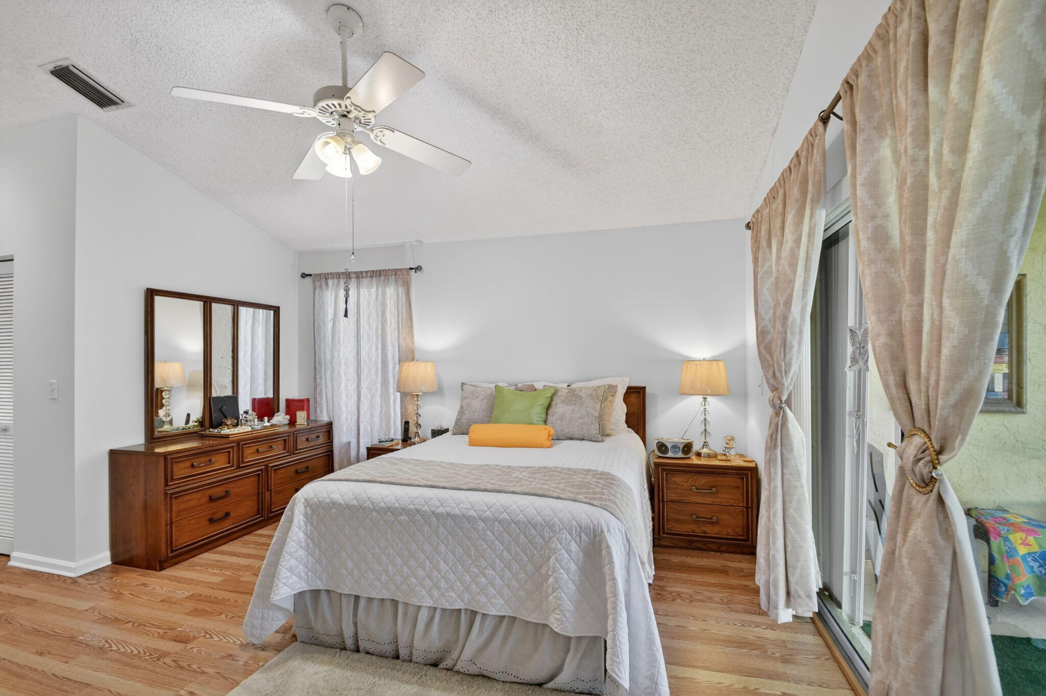 LAWRENCE GROVE 1 REPL - Residential