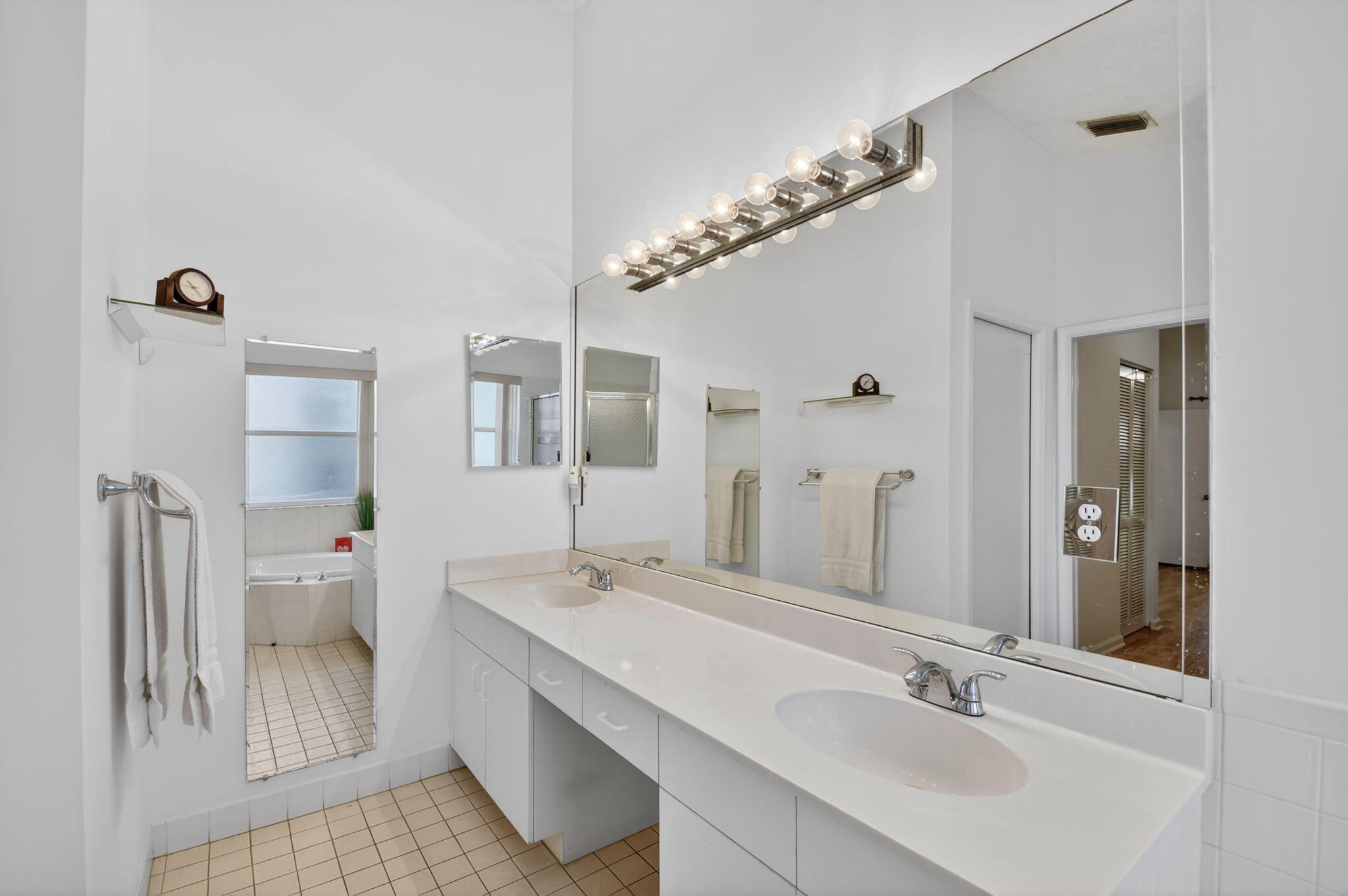 LAWRENCE GROVE 1 REPL - Residential