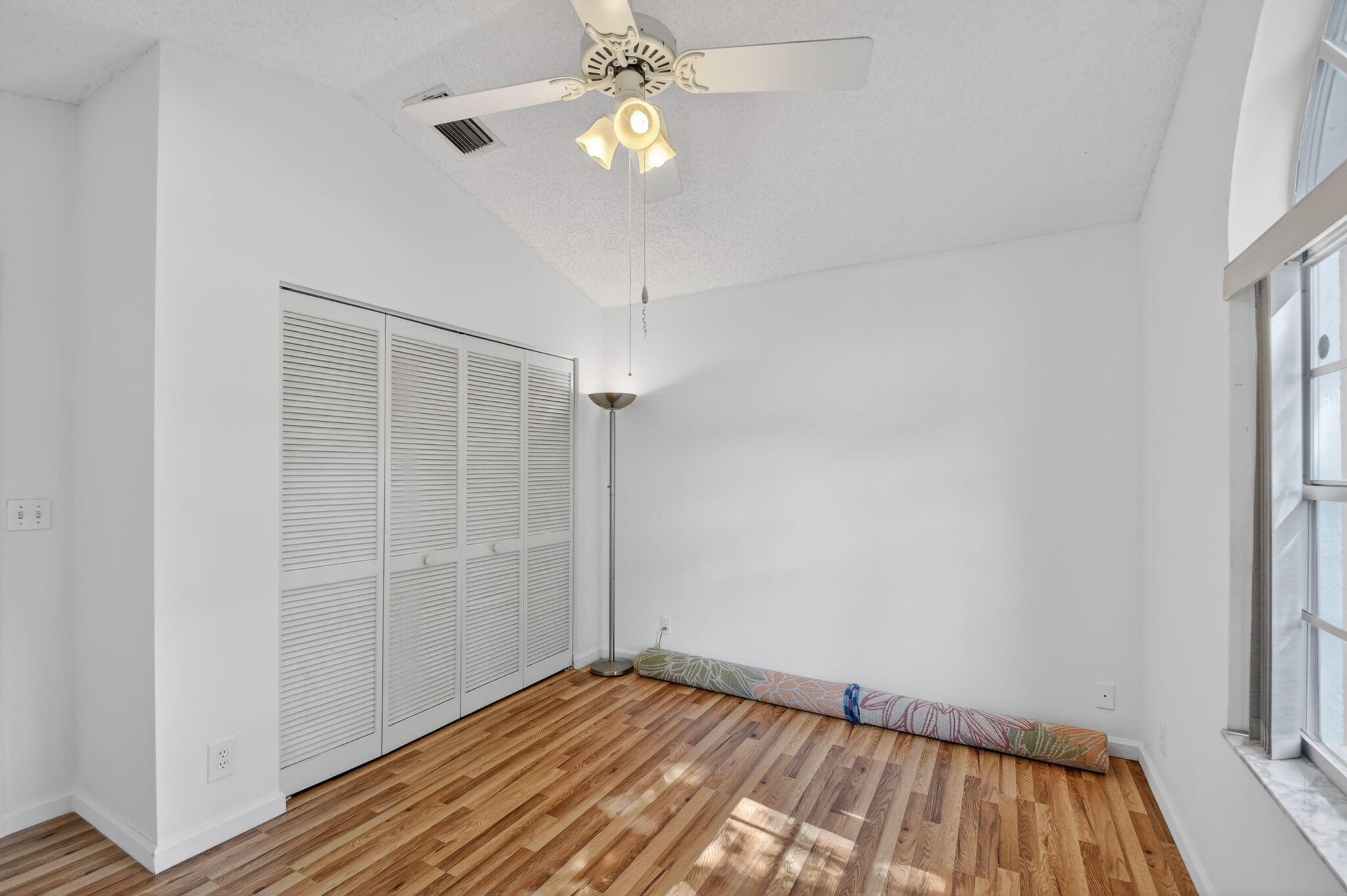 LAWRENCE GROVE 1 REPL - Residential