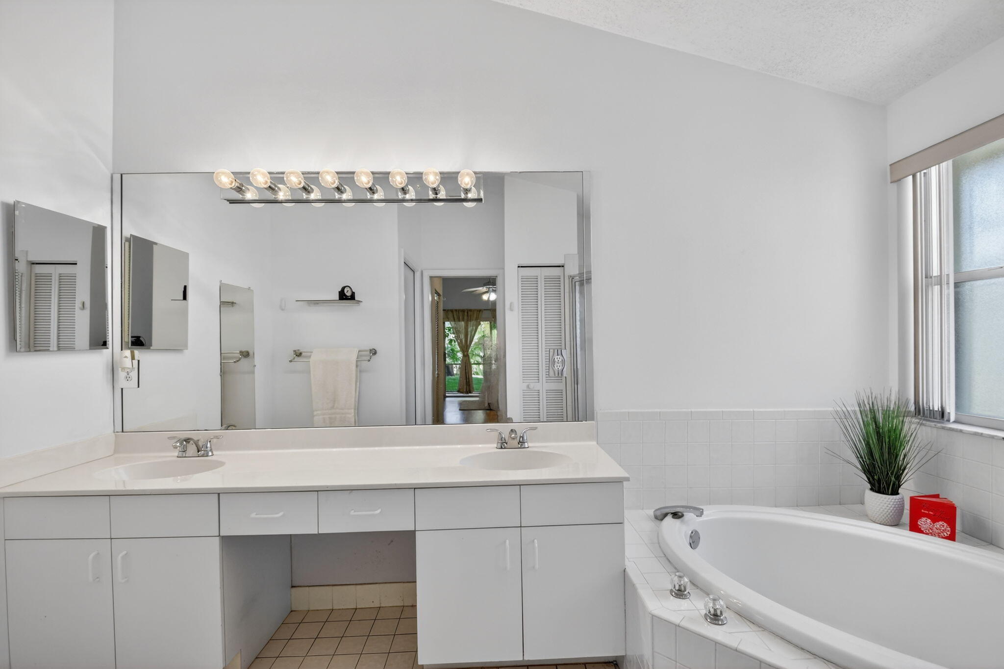 LAWRENCE GROVE 1 REPL - Residential