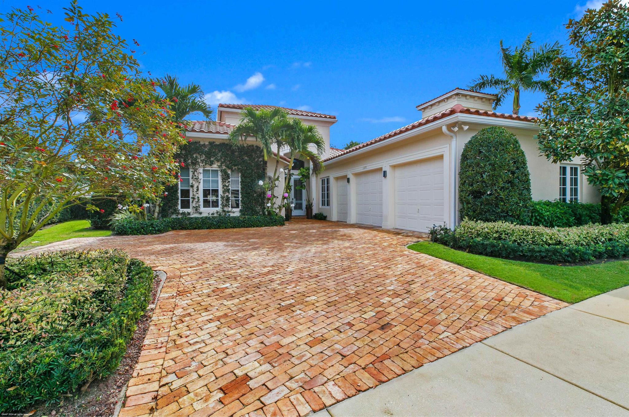 HUNTERS CHASE OF PALM BEA - Residential