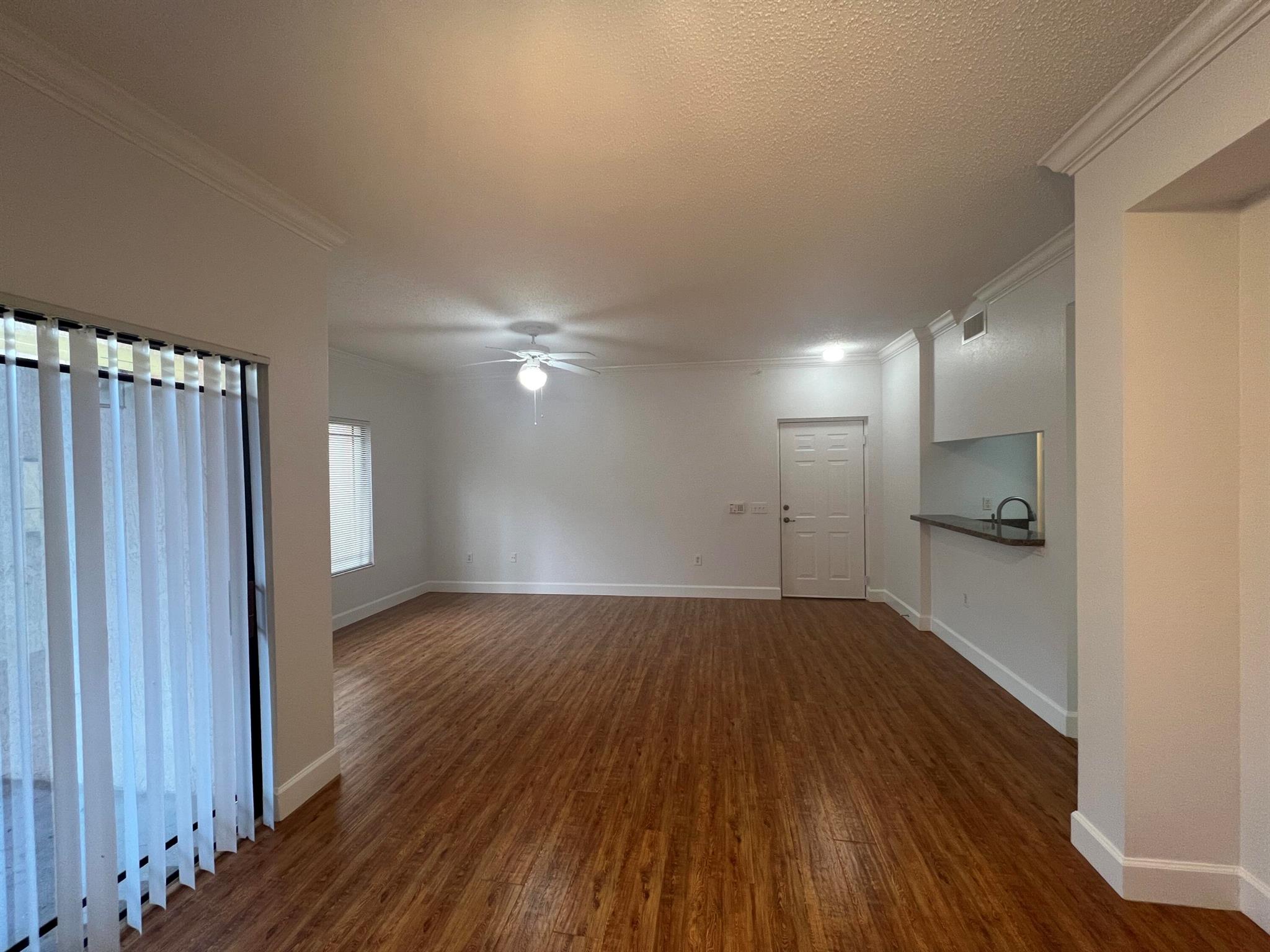 View photos, virtual tours, details... 2811 Grande Parkway 105
