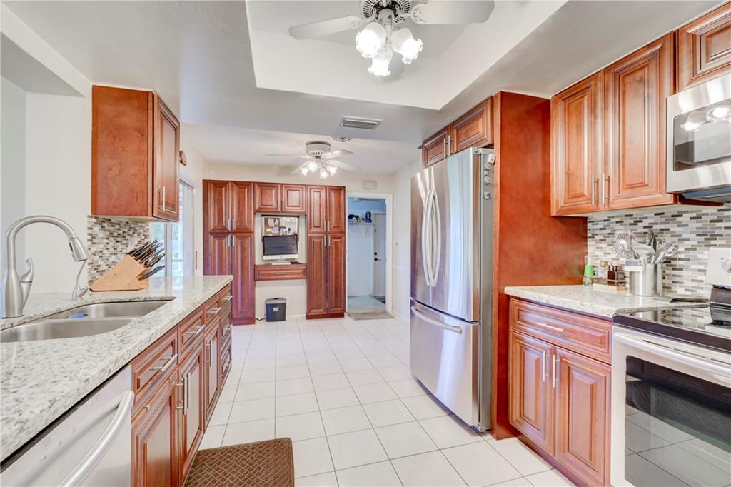 Mainlands Of Tamarac Lake - Residential