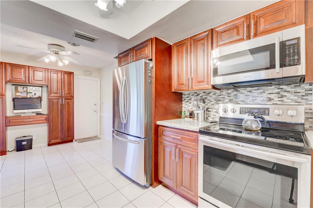 Mainlands Of Tamarac Lake - Residential