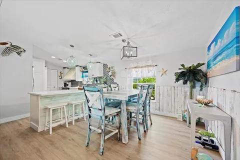 7369 SE Eagle Avenue, Hobe Sound, FL MLS: R11091564