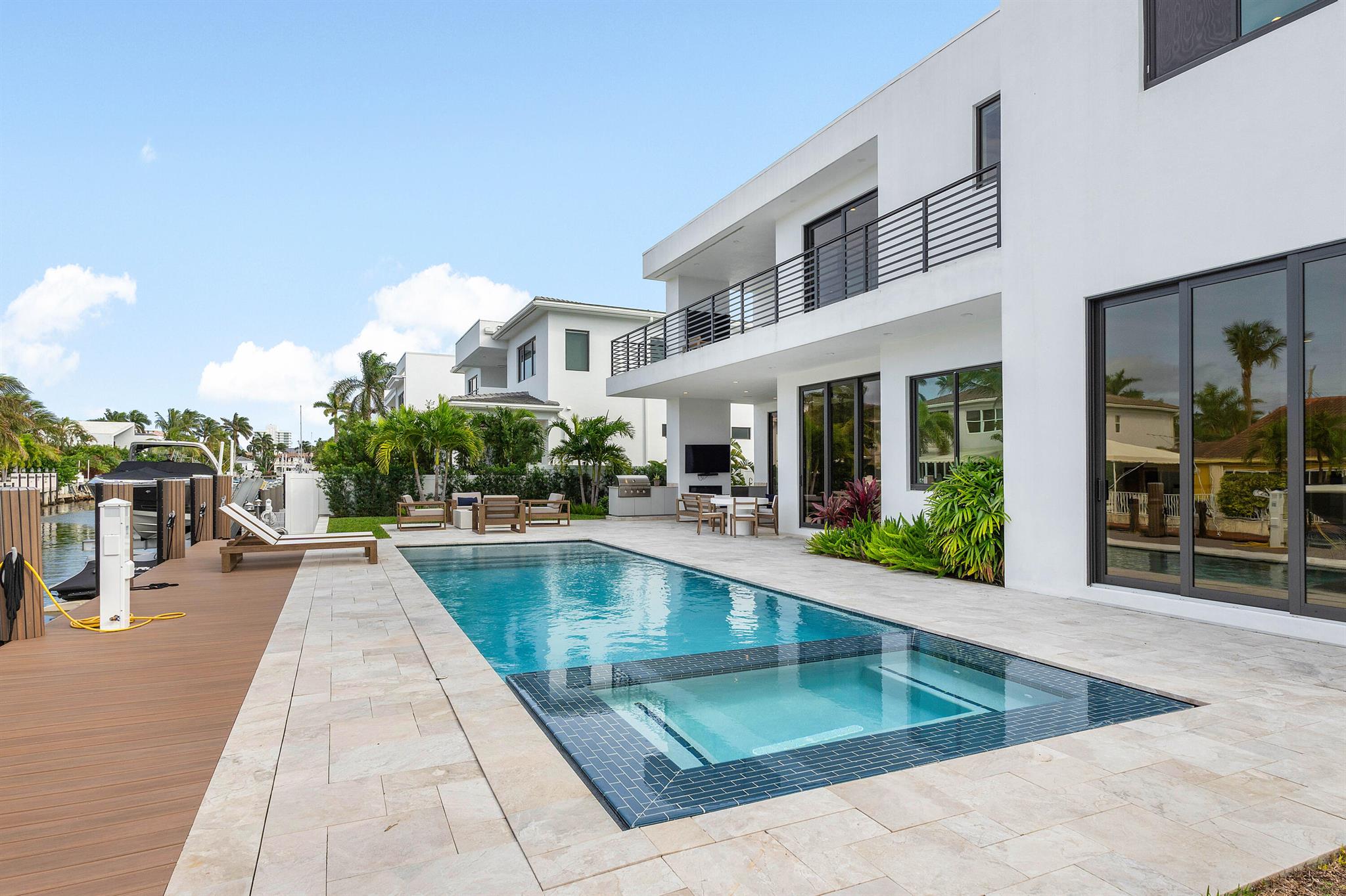 BOCA HARBOUR 4TH SEC - Residential