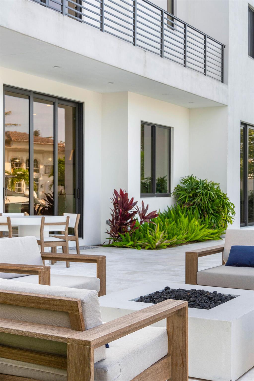 BOCA HARBOUR 4TH SEC - Residential