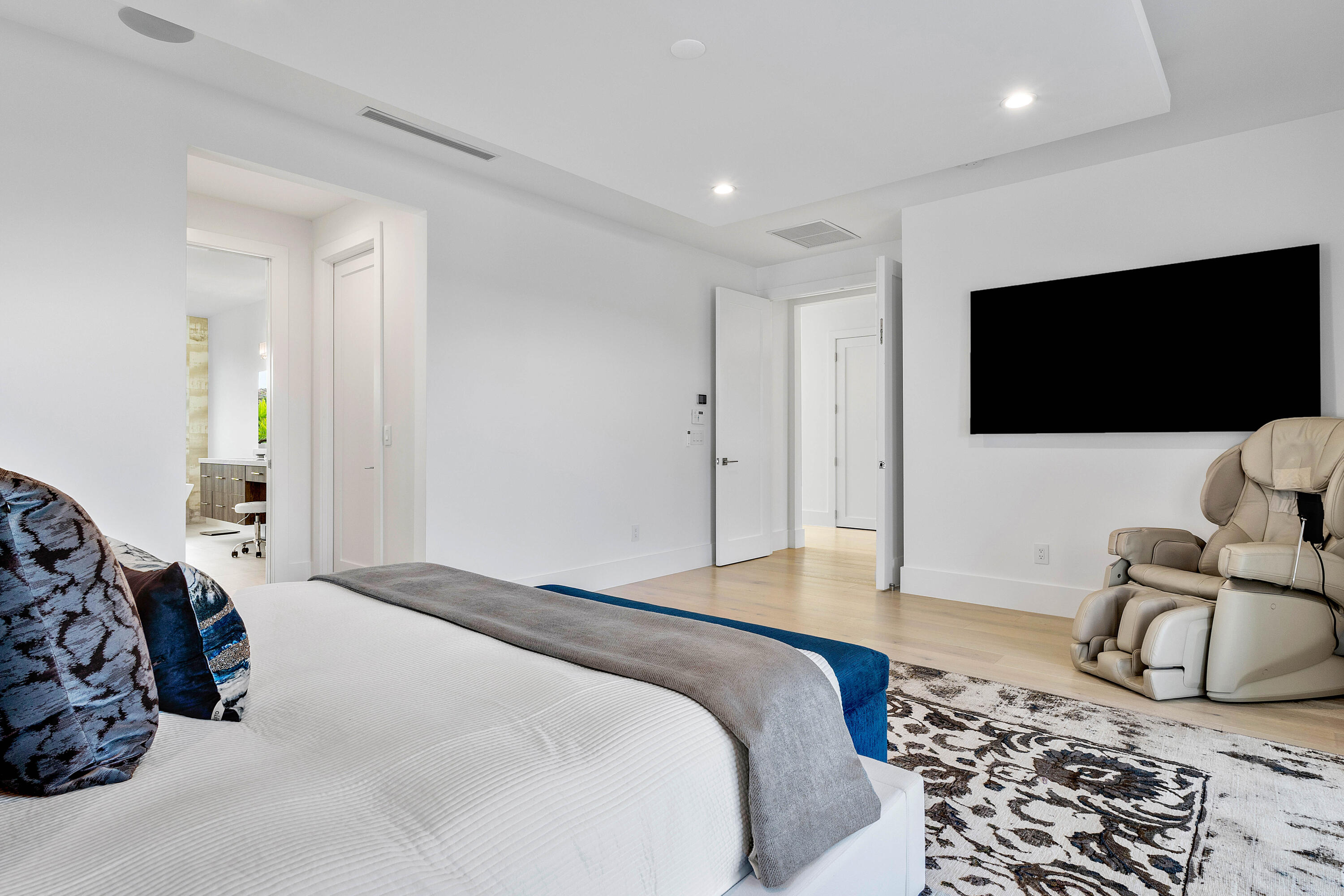 BOCA HARBOUR 4TH SEC - Residential