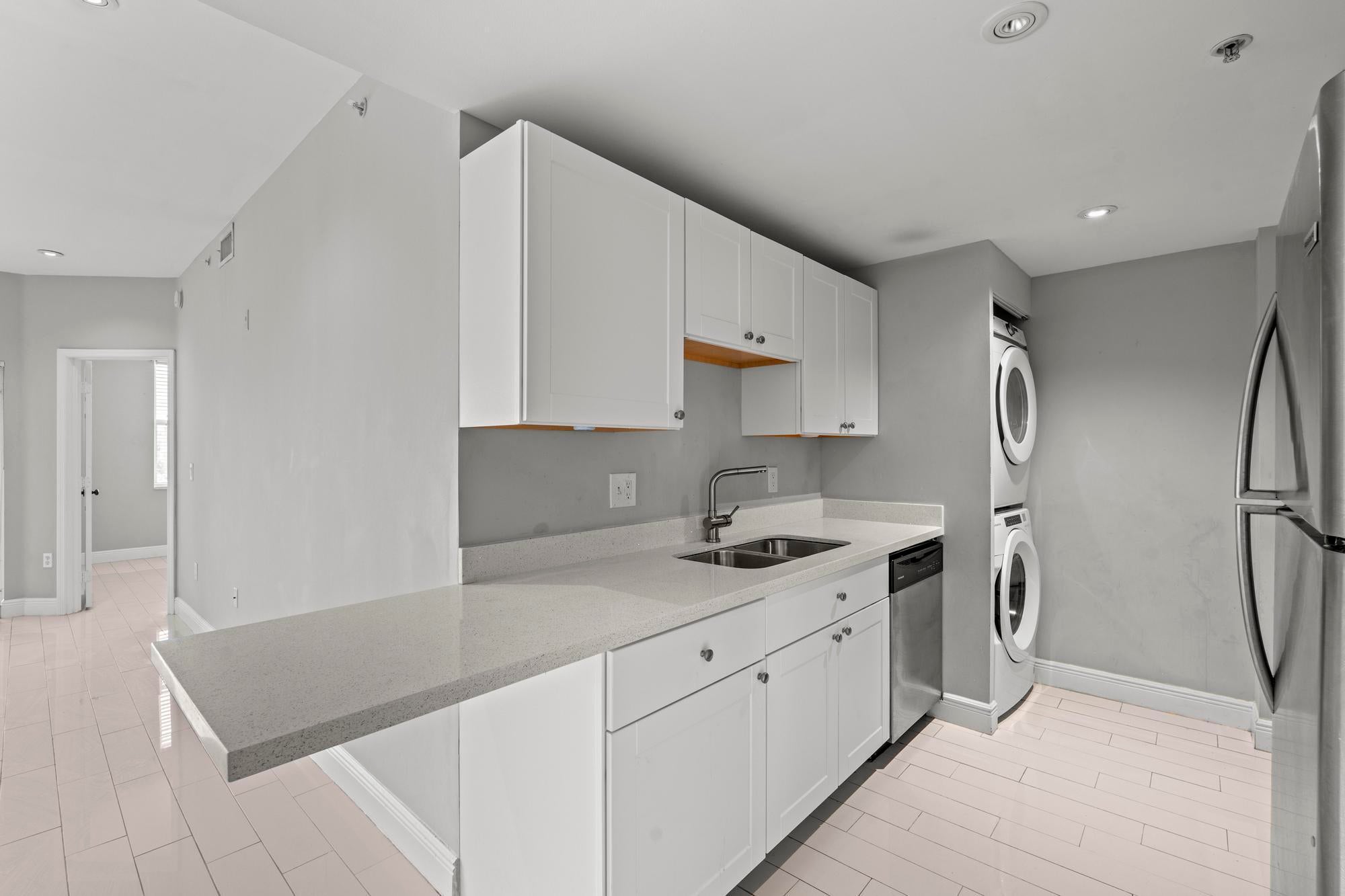 Properties 2060 GREENVIEW SHORES Boulevard 322