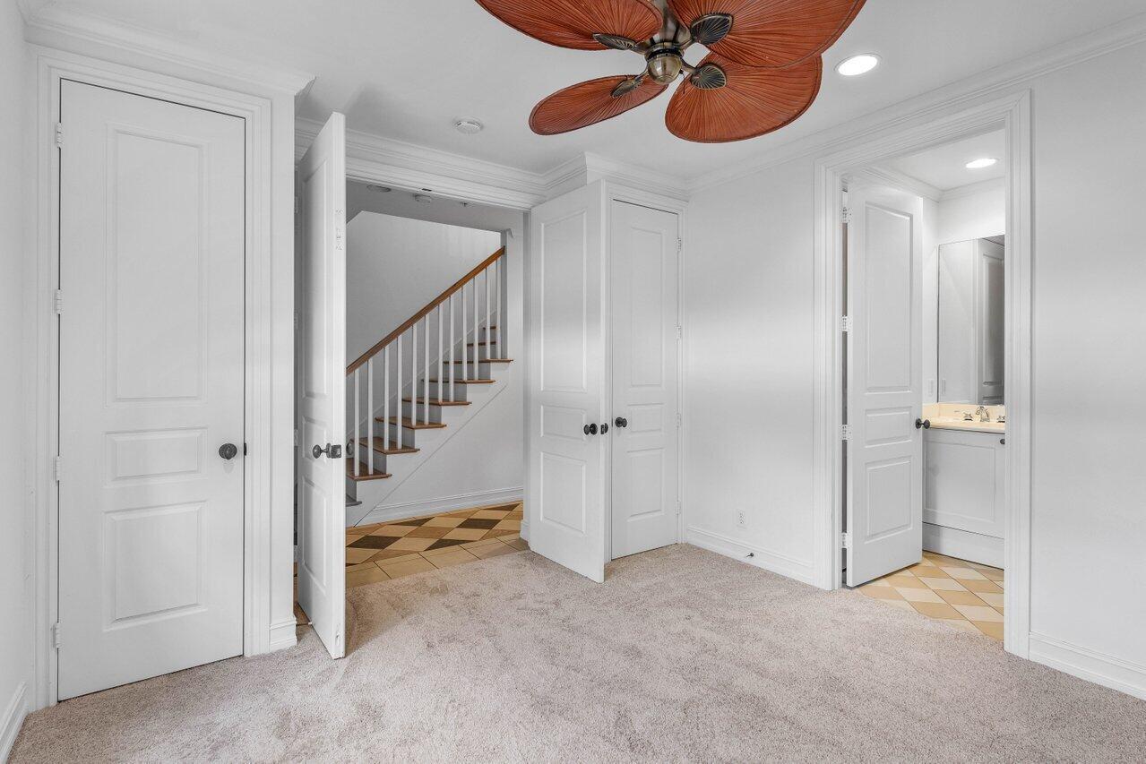 332 W Mallory Circle