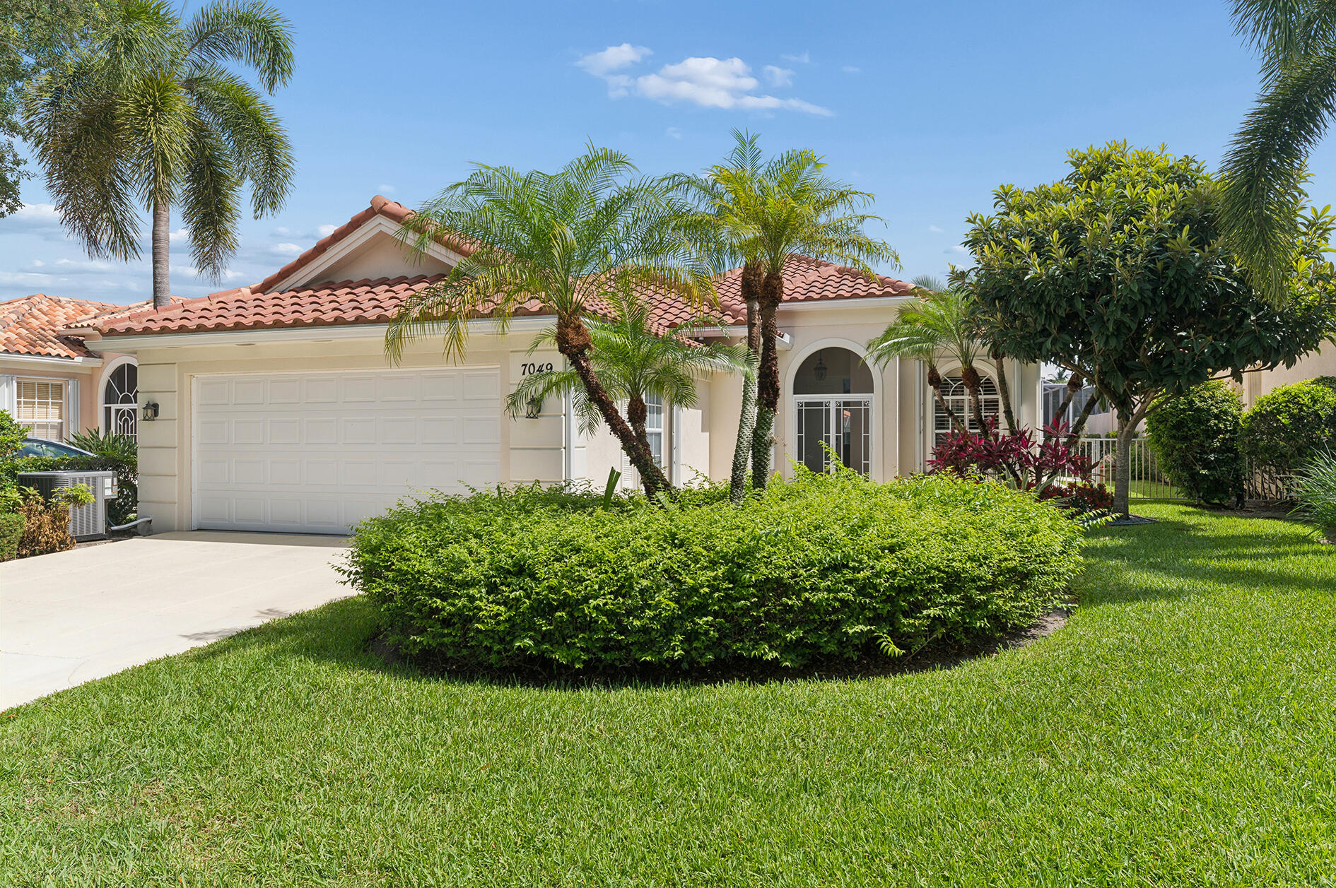 RIVERWALK - Residential