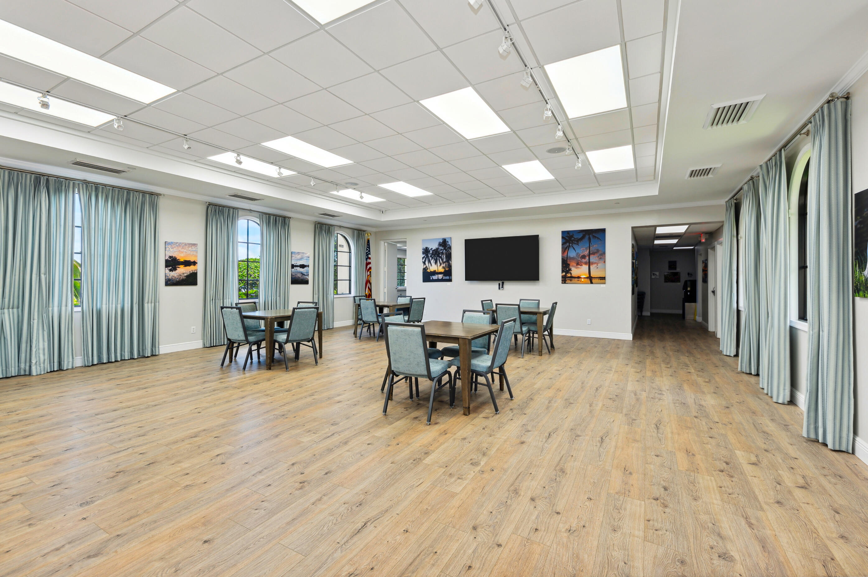 RIVERWALK - Residential