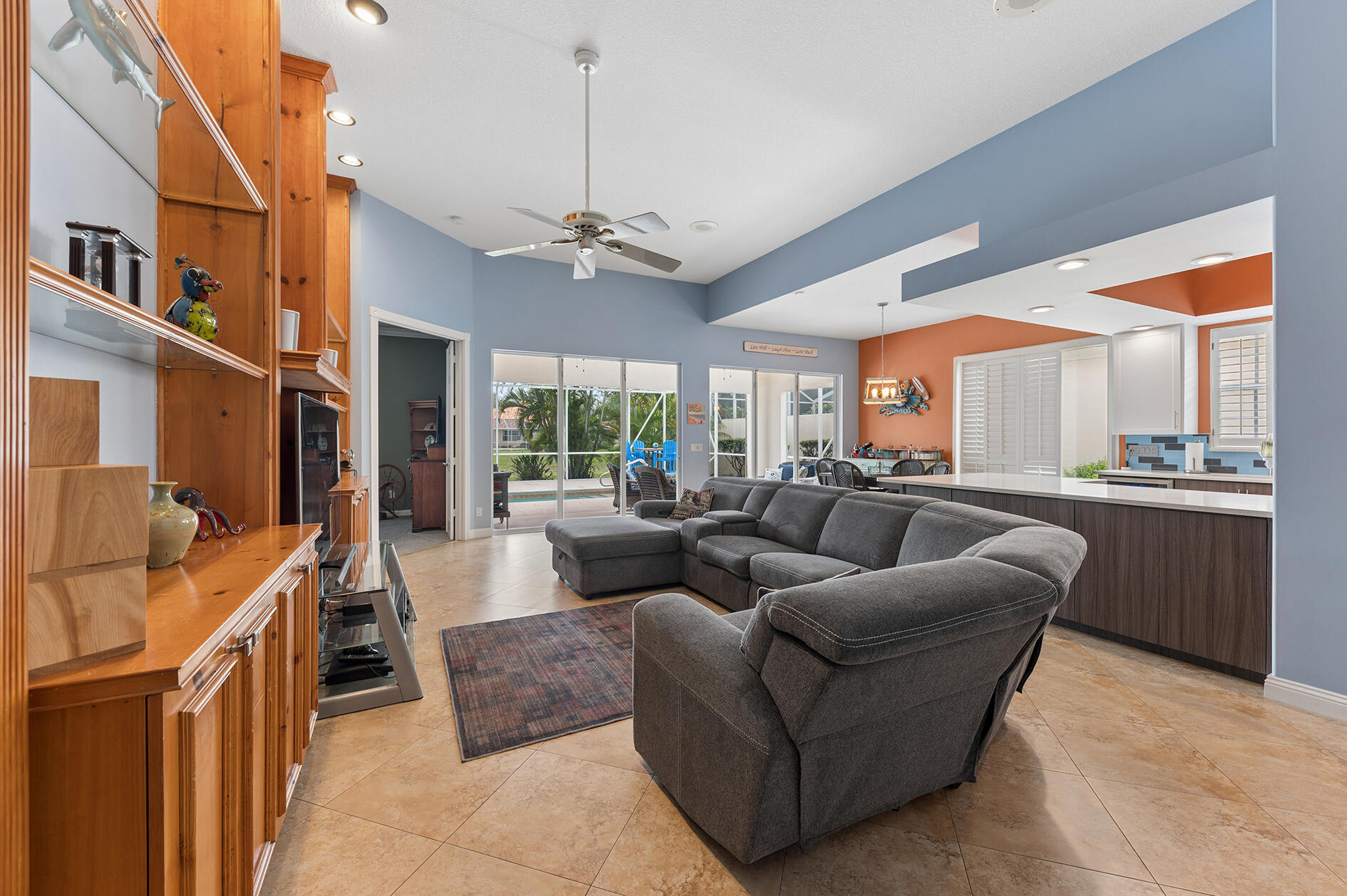 RIVERWALK - Residential