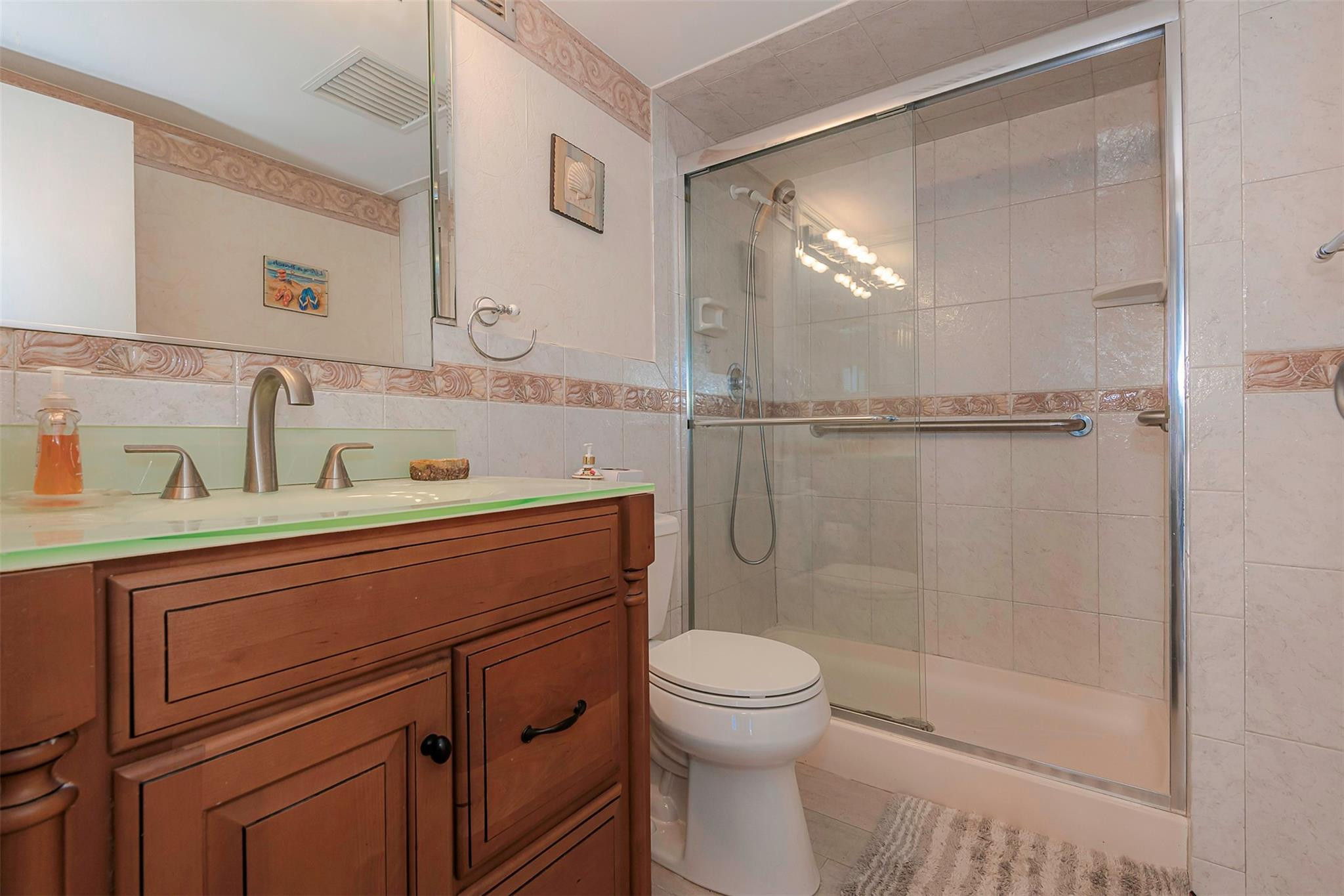 AVANT GARDE CONDO - Residential Lease