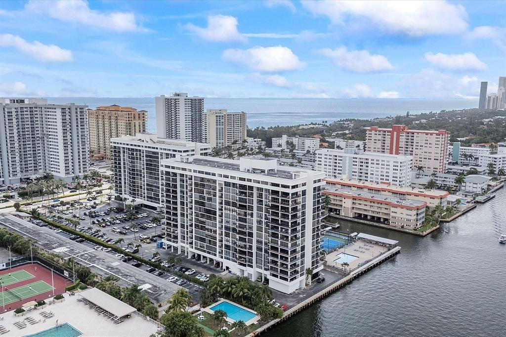 AVANT GARDE CONDO - Residential Lease