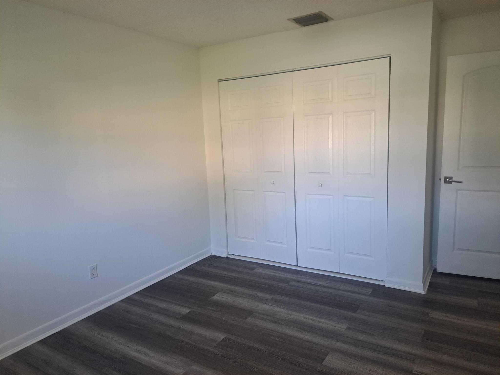 ISLAND HOUSE CONDOMINIUM - Residential Lease