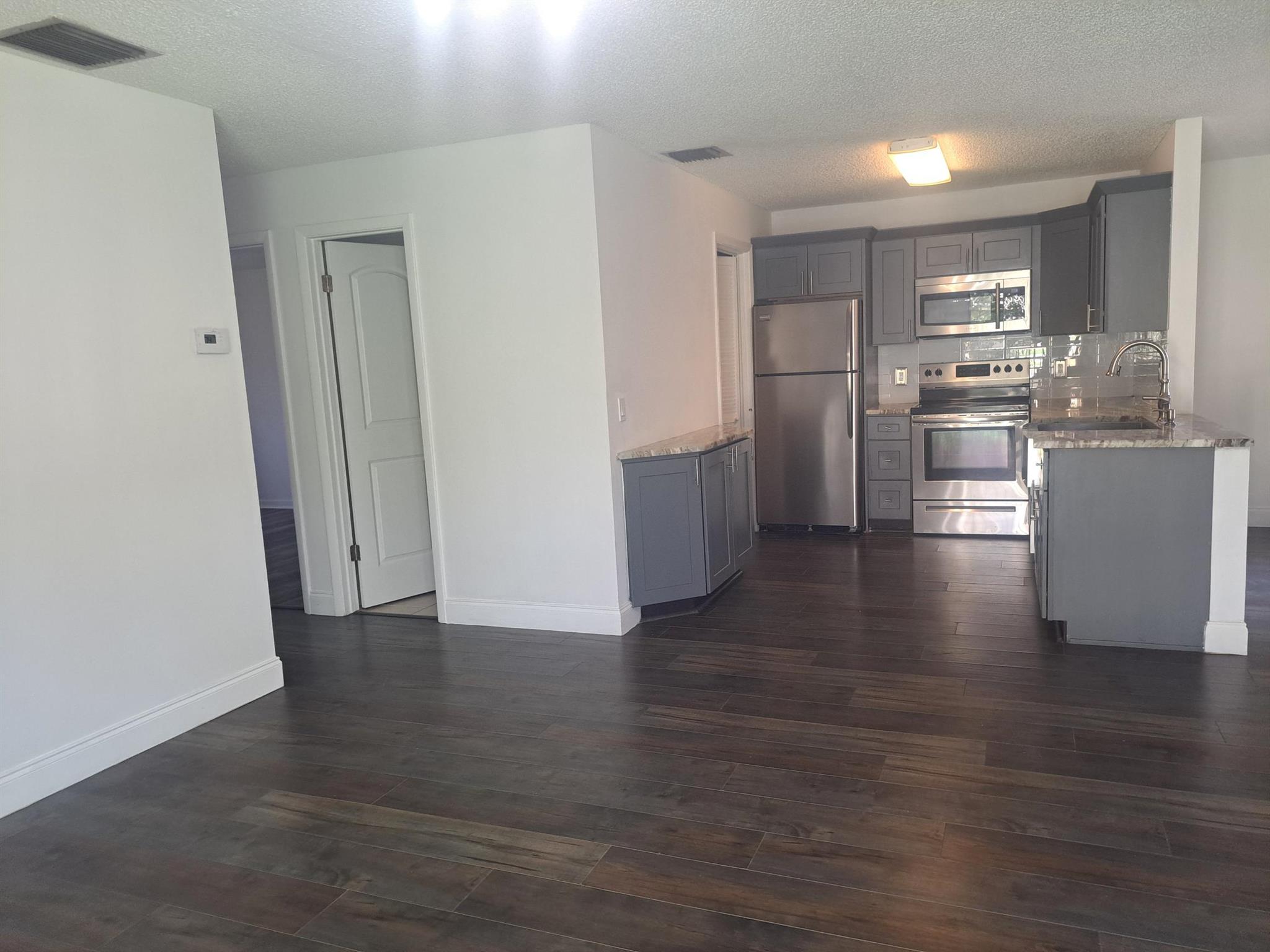 ISLAND HOUSE CONDOMINIUM - Residential Lease