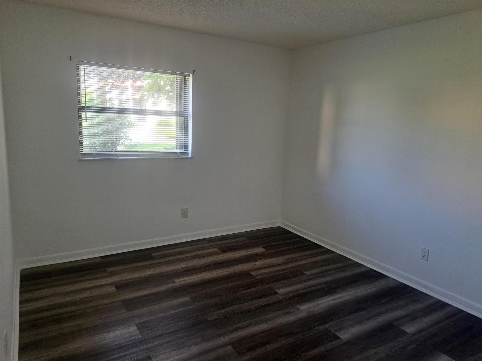 ISLAND HOUSE CONDOMINIUM - Residential Lease
