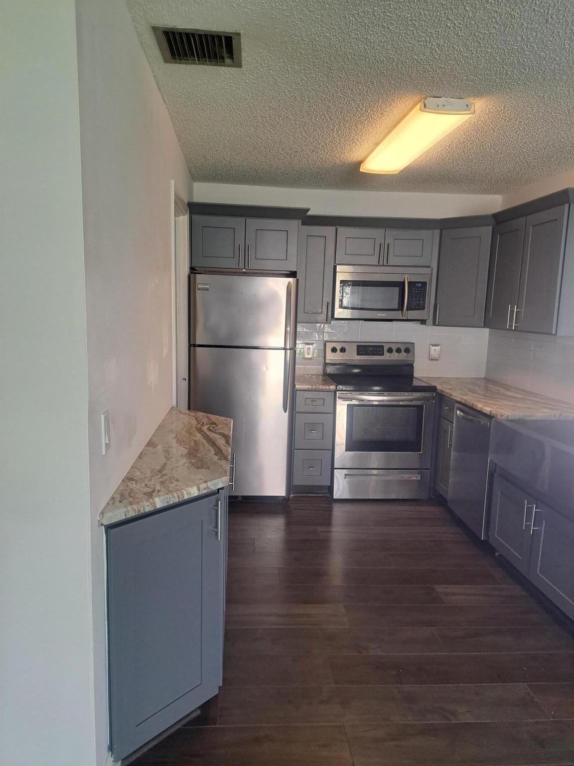 ISLAND HOUSE CONDOMINIUM - Residential Lease