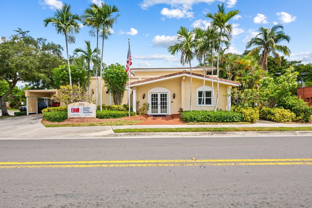 Photo of 2211 Davie Blvd, Fort Lauderdale, FL (MLS # B26082141)