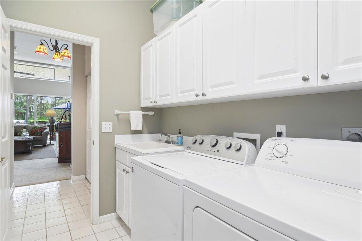 HAWKS VIEW - Residential