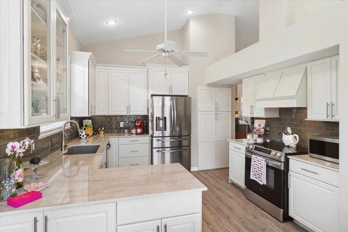 HAWKS VIEW - Residential