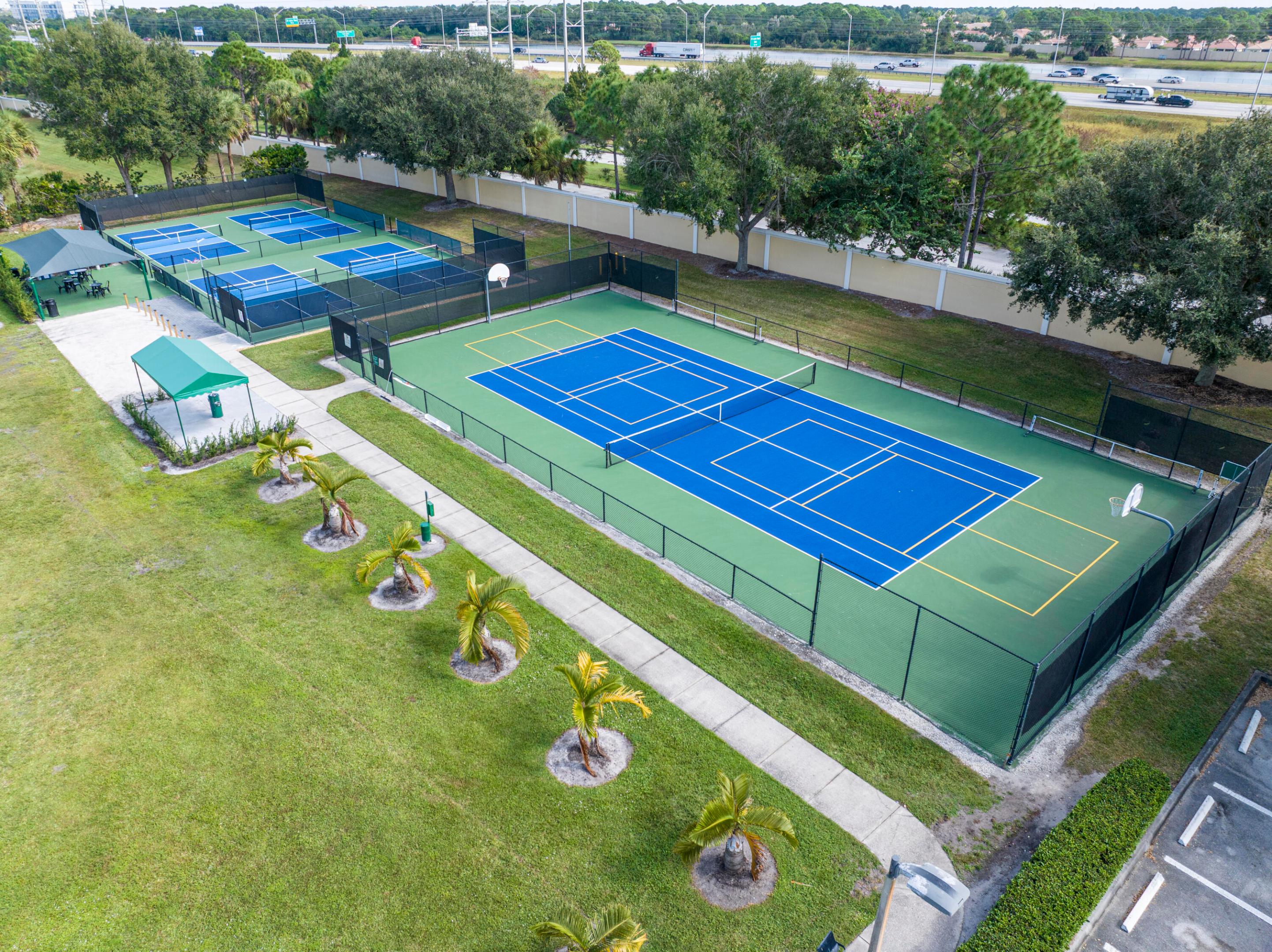 HAWKS VIEW - Residential