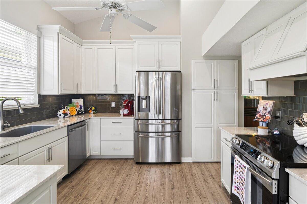 HAWKS VIEW - Residential