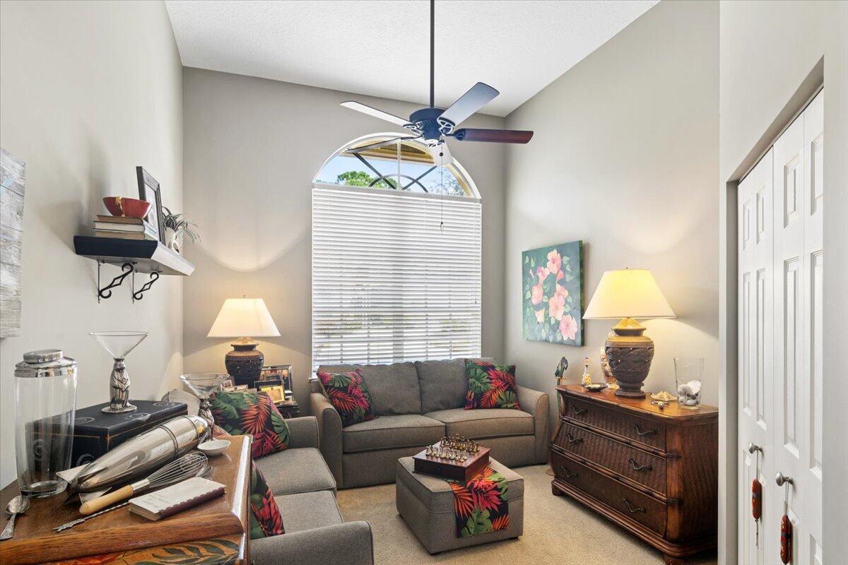 HAWKS VIEW - Residential