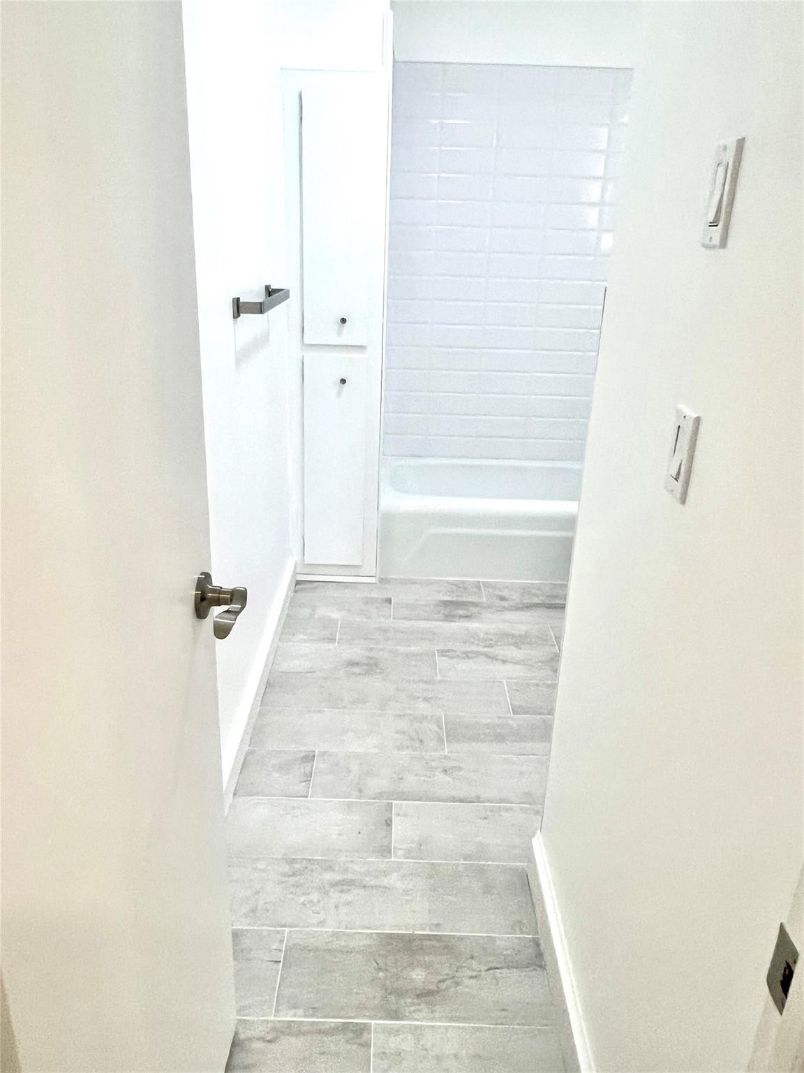 IMPERIAL POINT COLONNADES - Residential