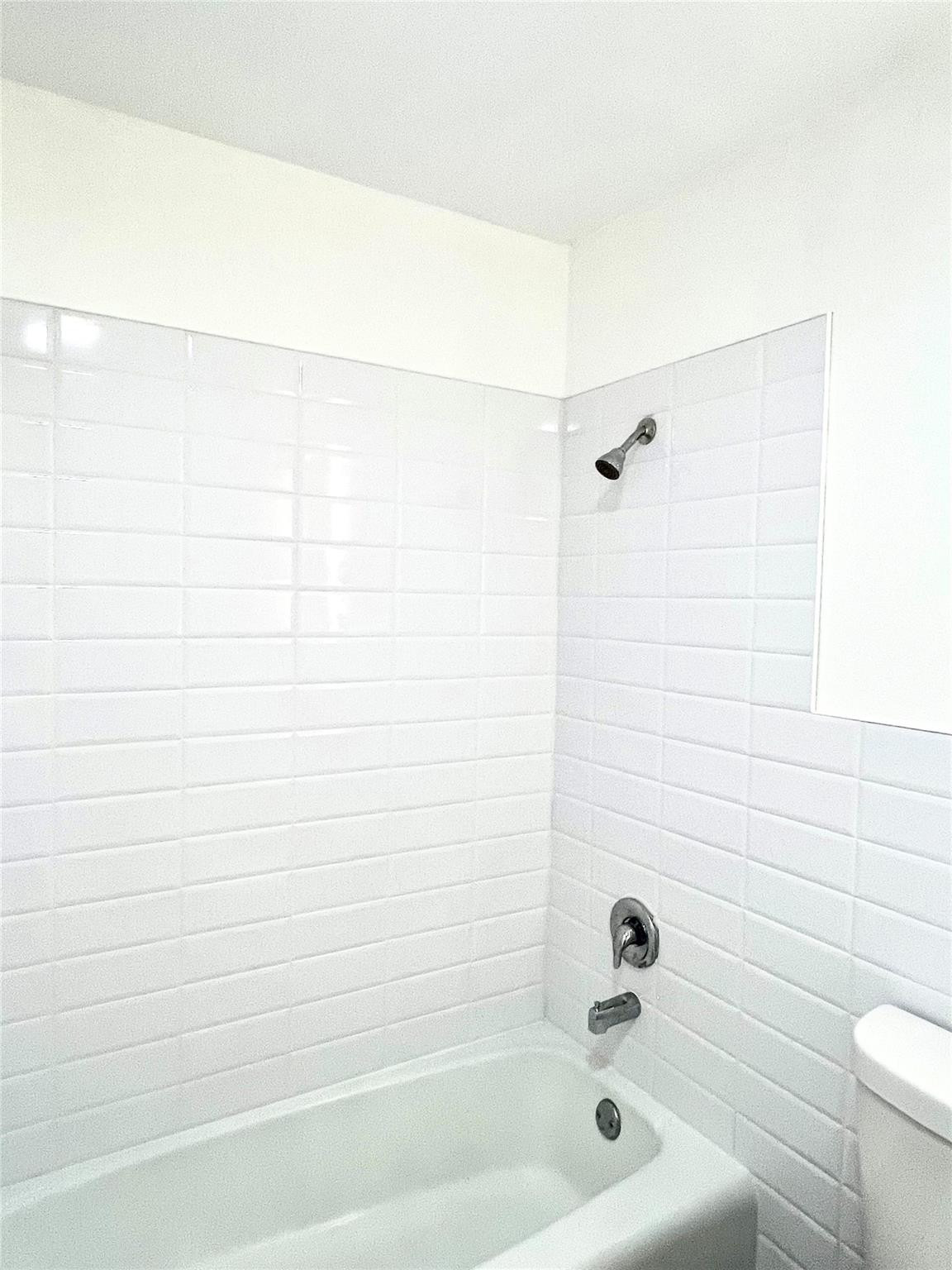 IMPERIAL POINT COLONNADES - Residential